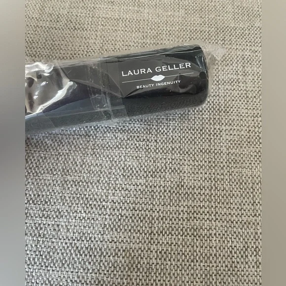 Laura Geller Retractable Baked Kabuki Brush - Picture 1 of 2